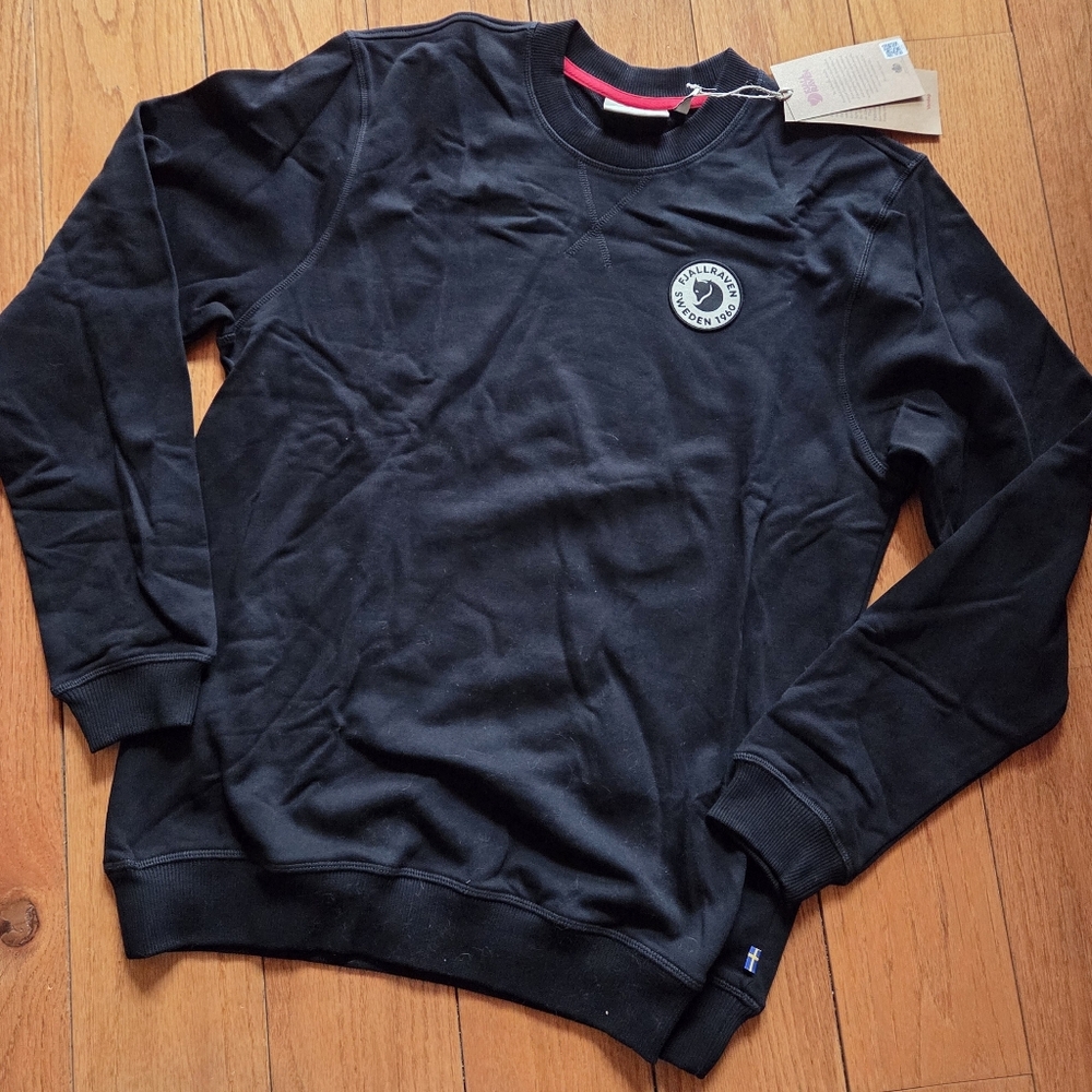 Fjallraven Men's Black Logo Badge Sweater Crewneck